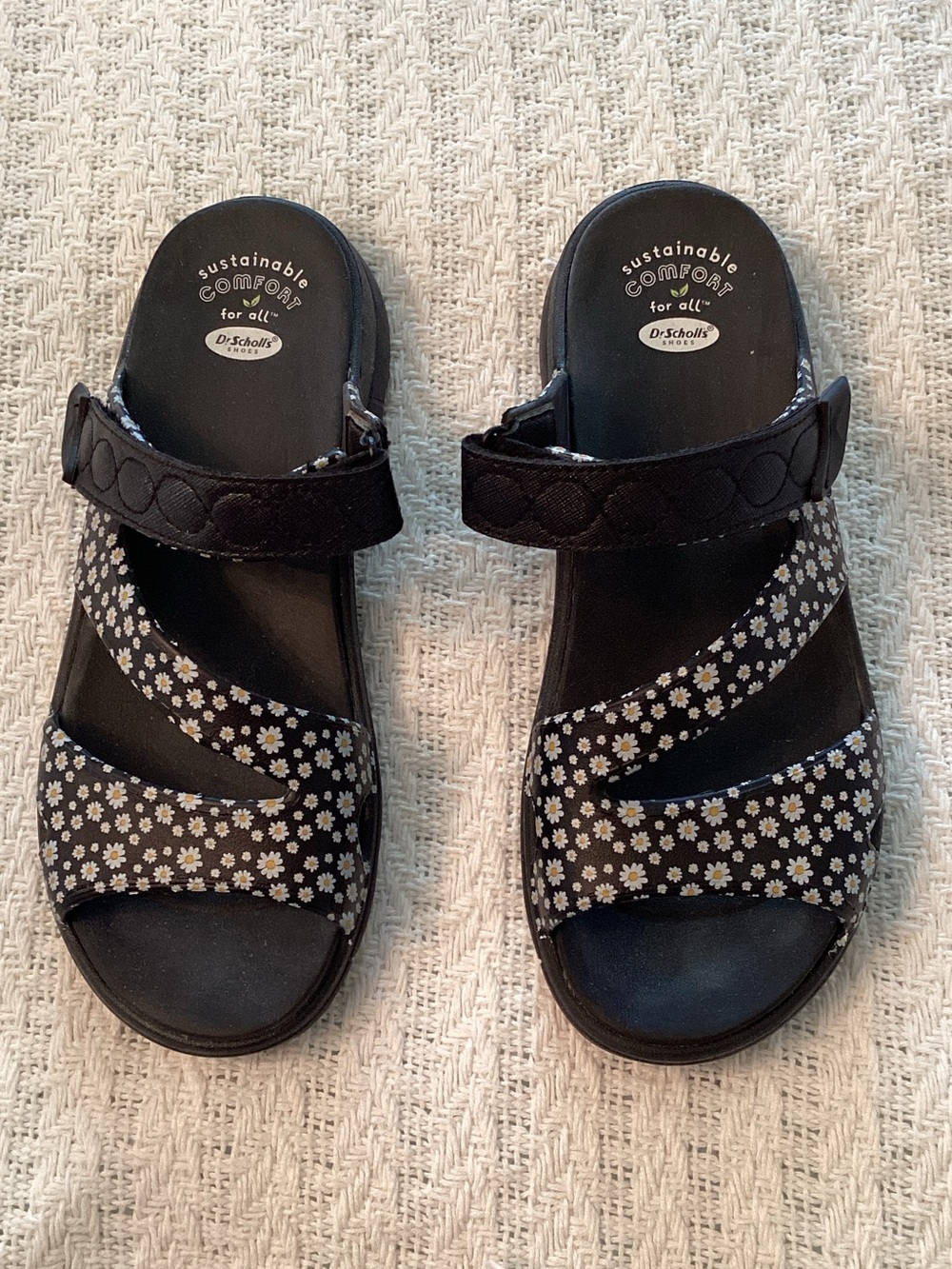 Dr. Scholl's Black Daisy-Print  Sandals Size 9